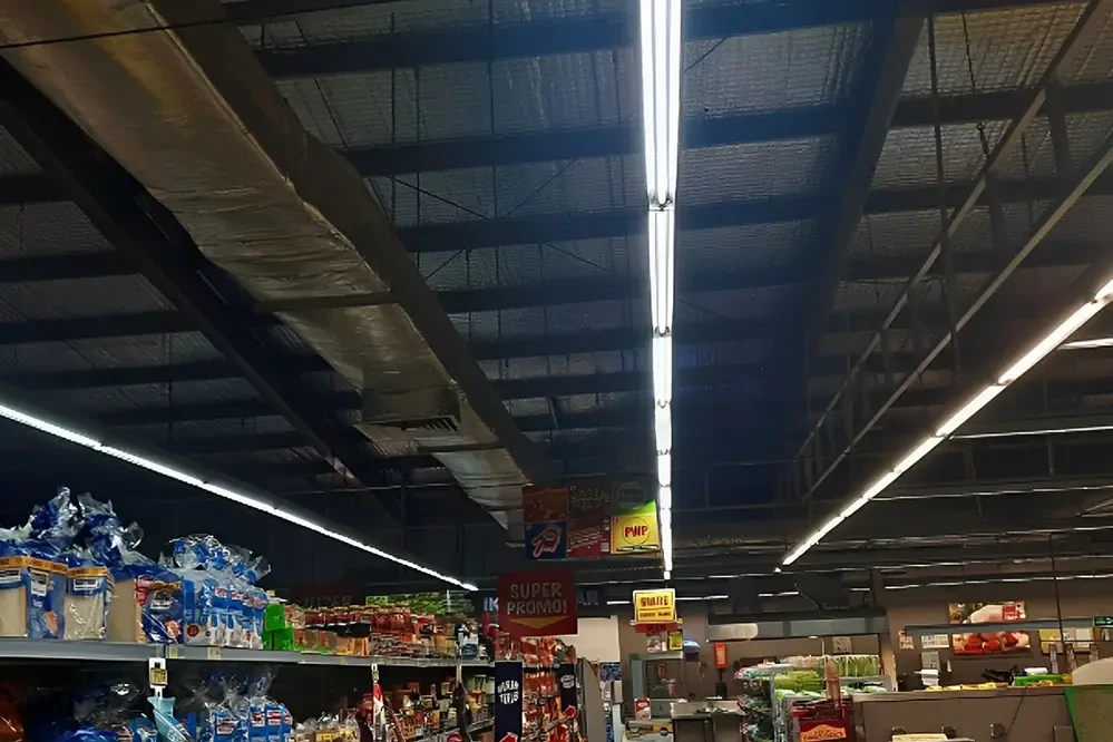 Plastic LED Tube Light for Retail and Display Lighting