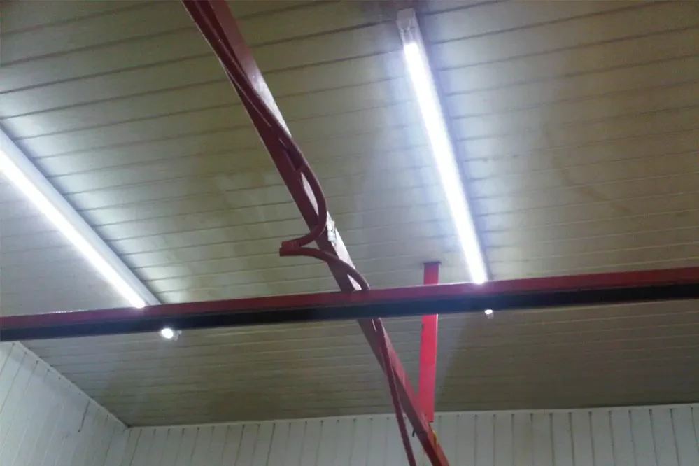 LED Tube Case Poland 10