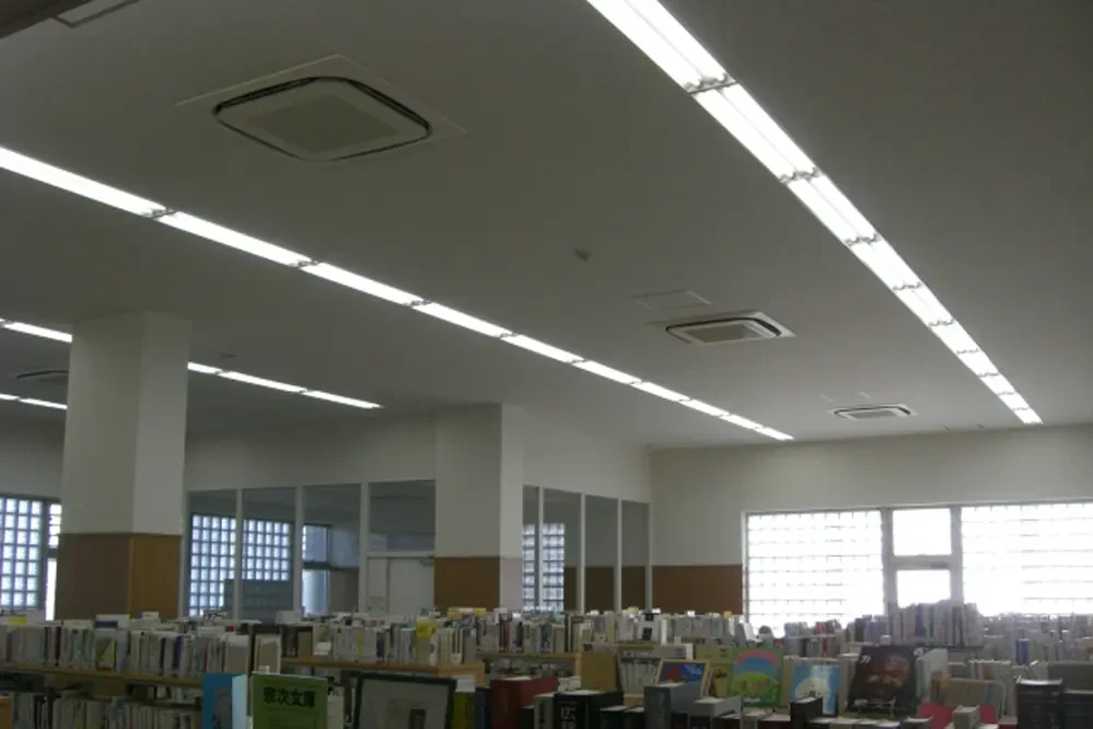 LED Tube Case Classrooms (1)