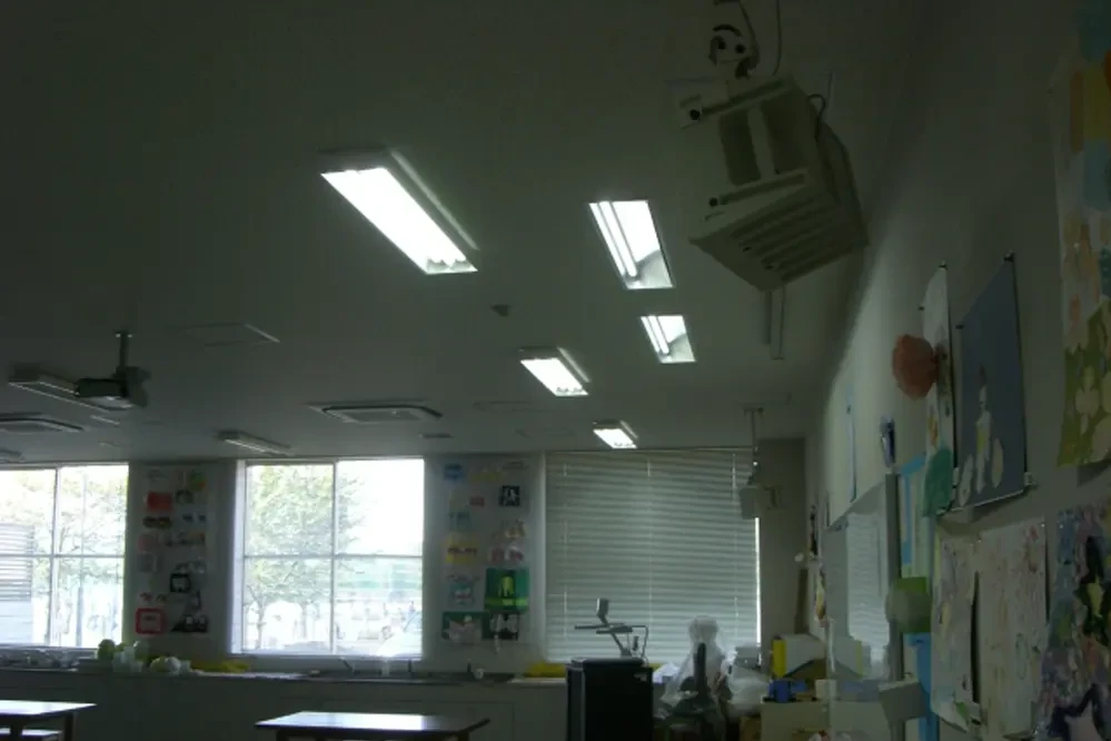 LED Tube Case Classrooms (6)