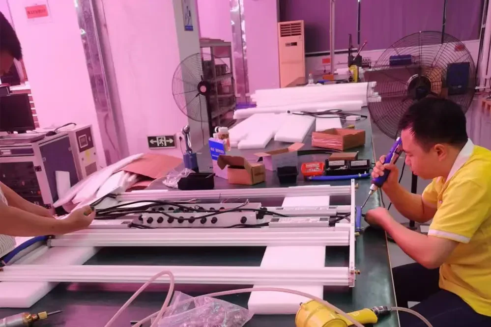Grow light Factory Assembly